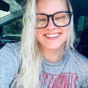 Meet your Posher, Marissa